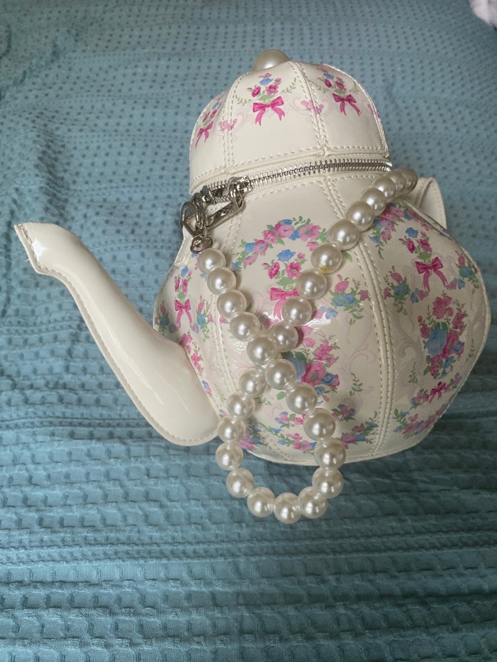 Unique teapot shaped Purse, white, and pink with pearl handle